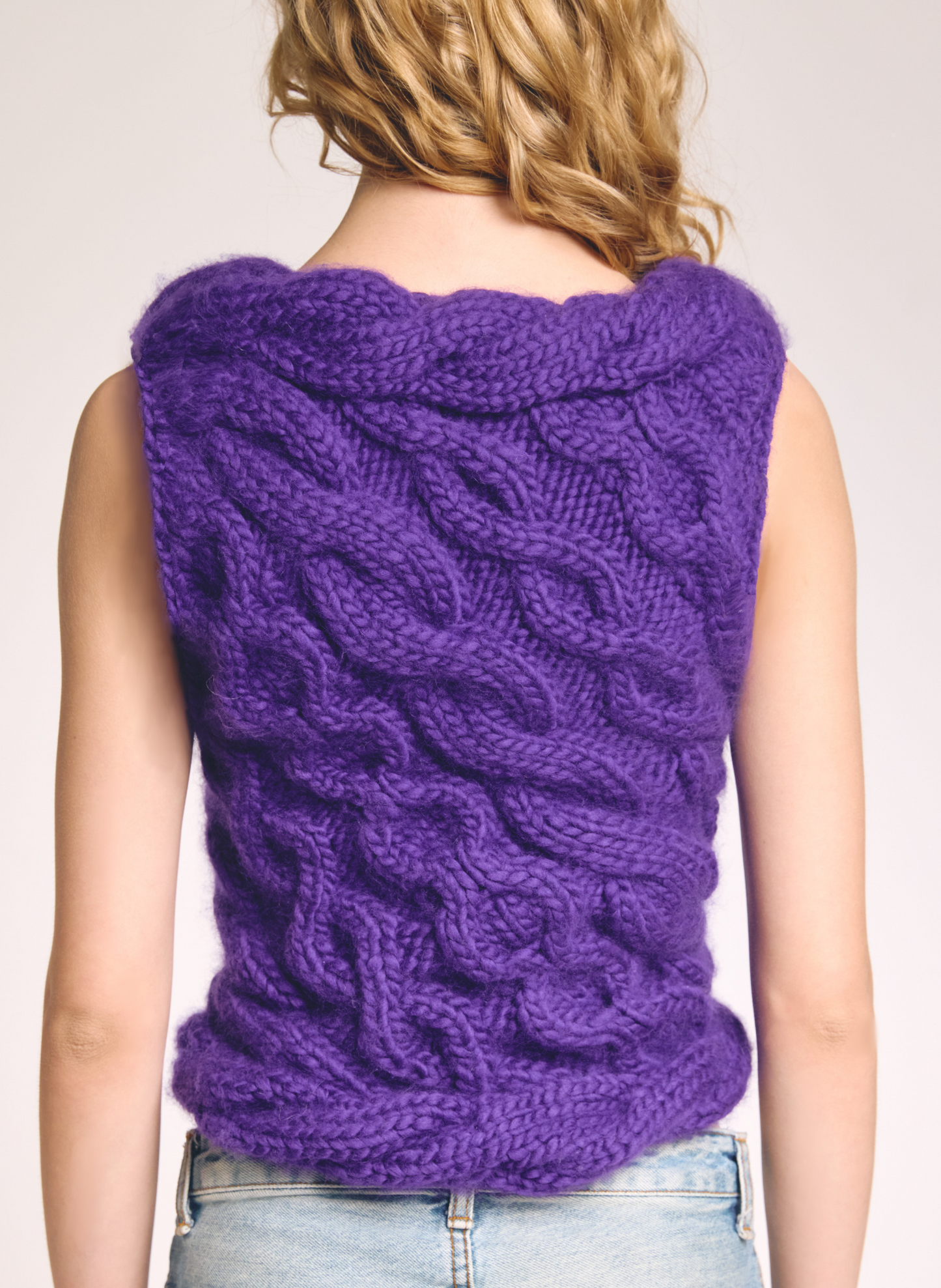 Francy Cable Tank